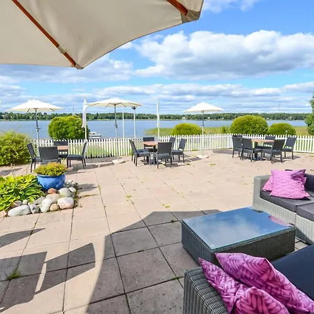 Ξενοδοχείο Sea Front 2*